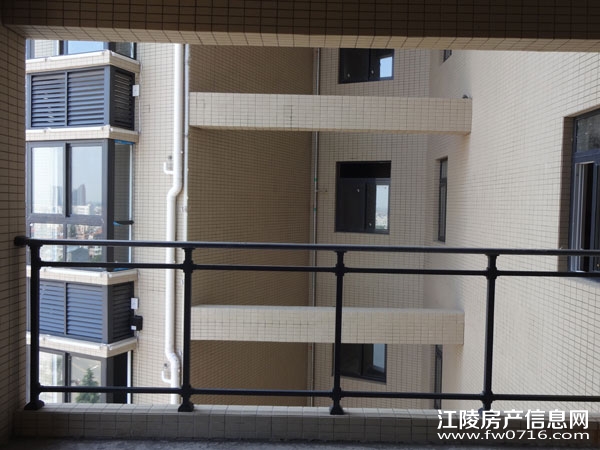 ���ݽ����غ�Ե����