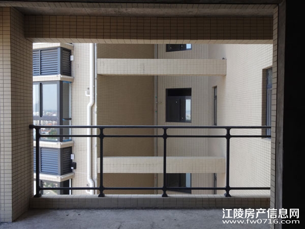 ���ݽ����غ�Ե����