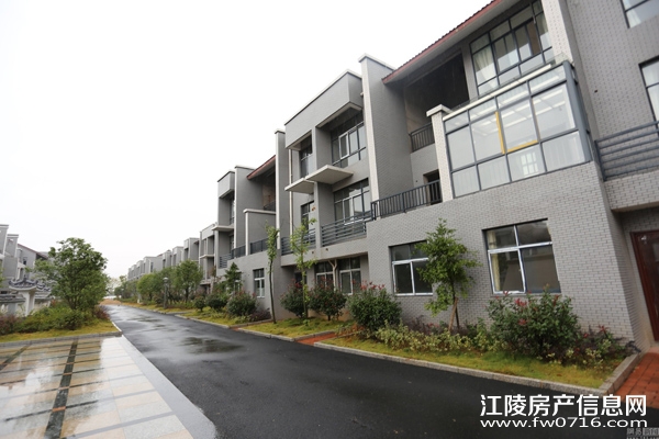 2014��11��25�գ���������ˮ�����ܿӴ壬��Ӫ��ҵ���Ⱥ����3600����Ԫ����18�����������72�ף����ڸ������ڵ�ס��������ÿ��ֻ�����3��Ԫ�Ϳ���ס�����ѻ���ѡ�Ŀǰ���ܿ��´�����ȫ�濢��������һ��������ѡ�