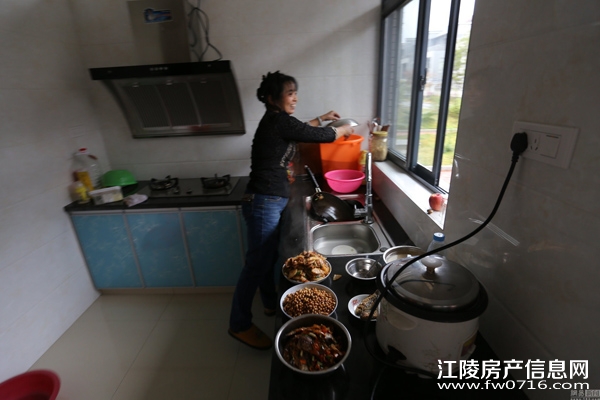 Ӫ��ҵ���Ⱥ����3600����Ԫ����18�����������72��