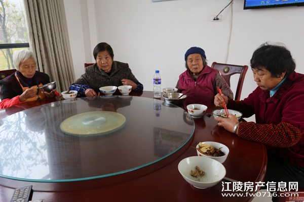 Ӫ��ҵ���Ⱥ����3600����Ԫ����18�����������72��