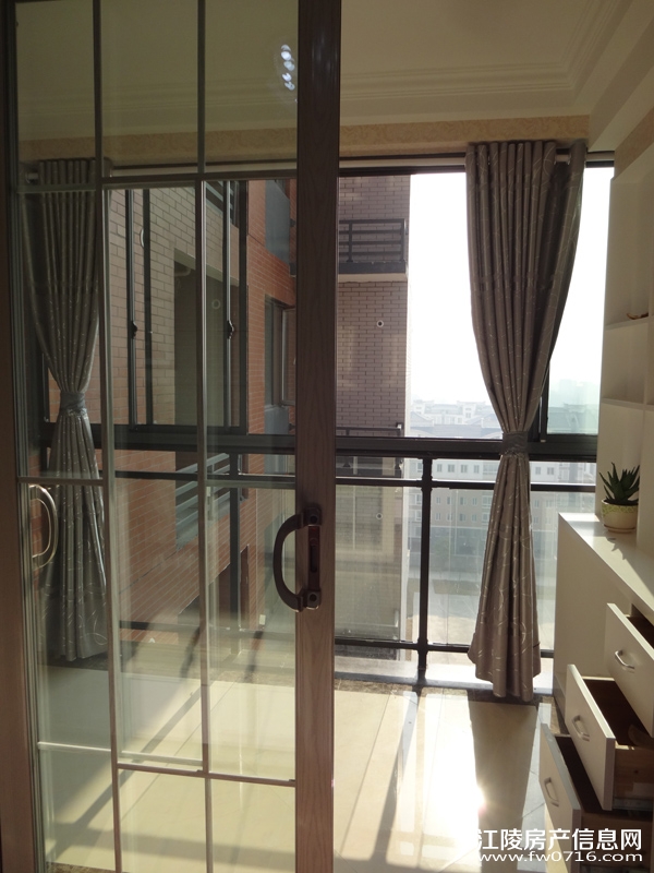 ���꿤��12�·���ס�ͻ�װ��ʩ���ֳ�(һ)