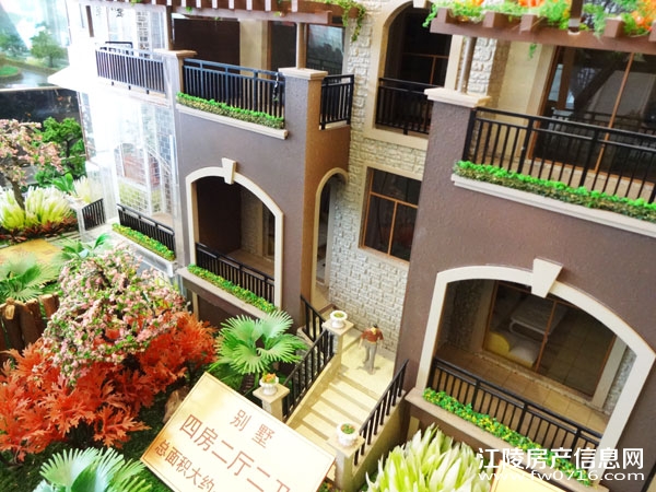 ������(��)���Ǳ���С��